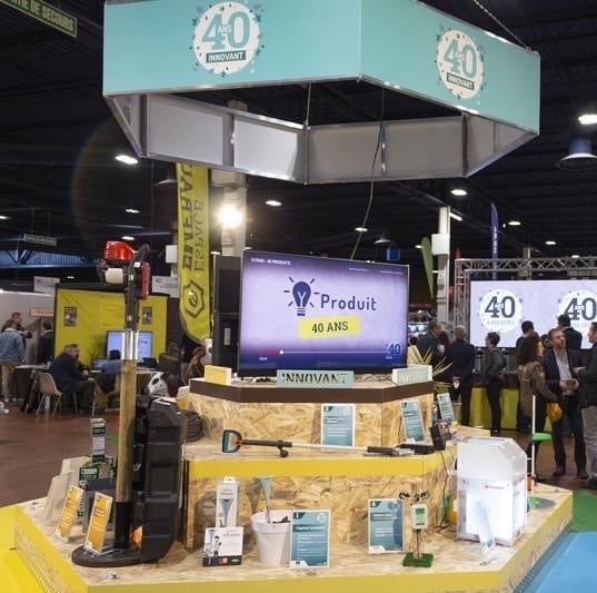 Présentation des produits des 40 ans sur le salon EE